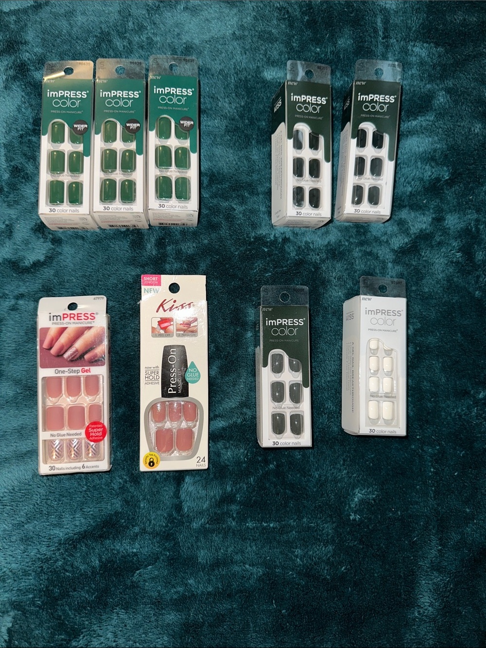 Kiss Press-On Nail Variety Pack – Green, Black, White & Pink Sets